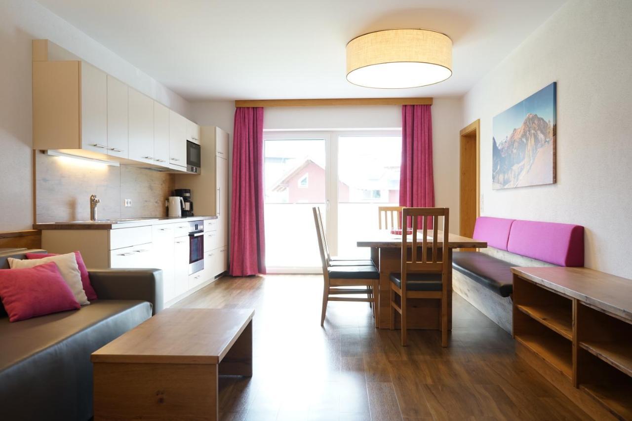 Bergfink apartments Flachau Buitenkant foto